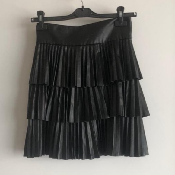 Marciano leather substitute skirt. - Picture 7 of 13